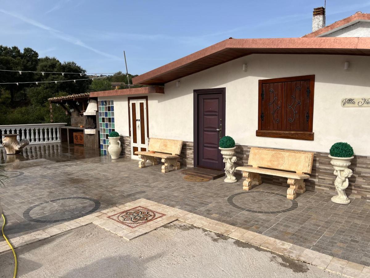 Villa Fiore - Piscina E Idromassaggio 伊特里 外观 照片