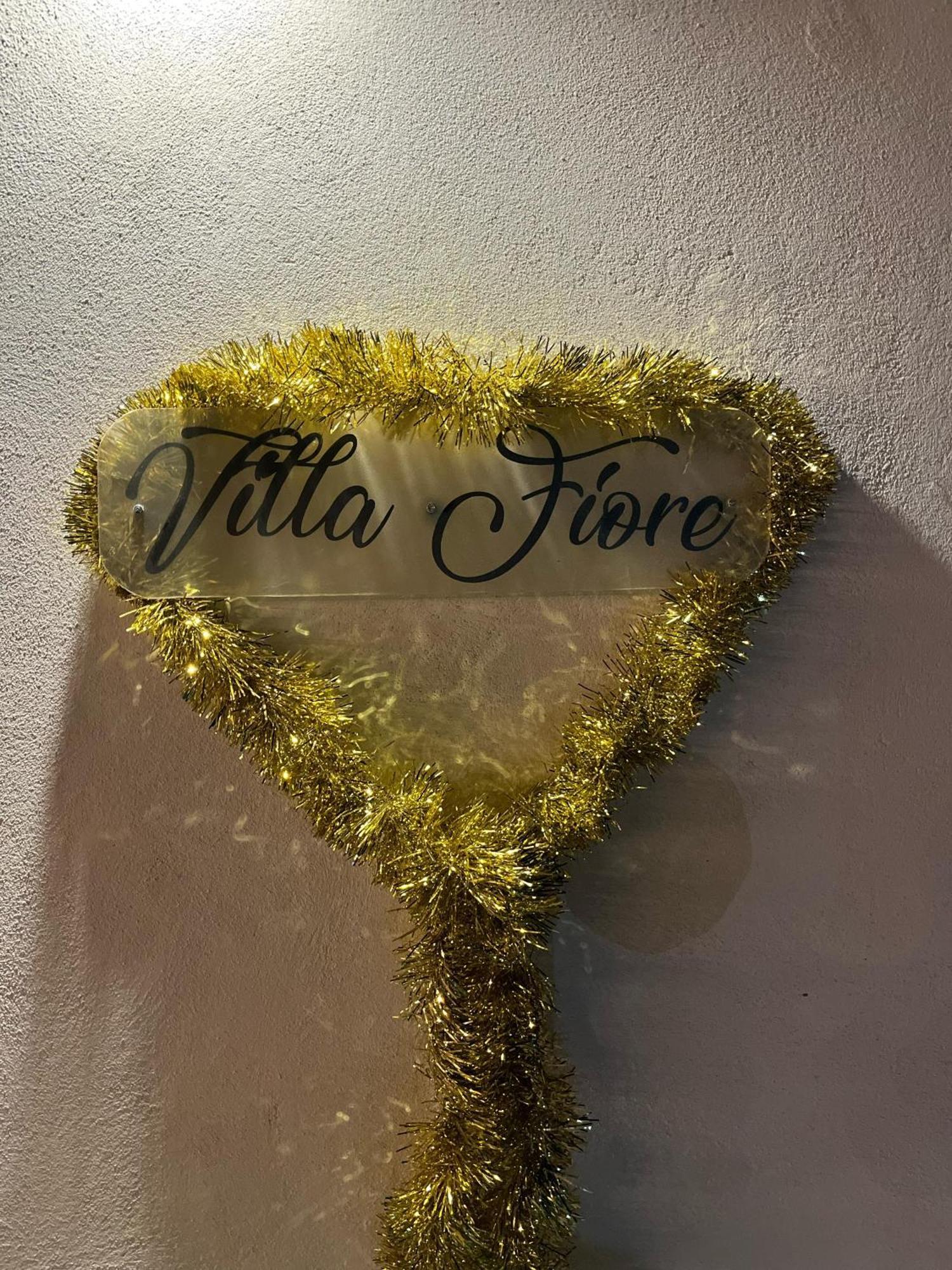 Villa Fiore - Piscina E Idromassaggio 伊特里 外观 照片