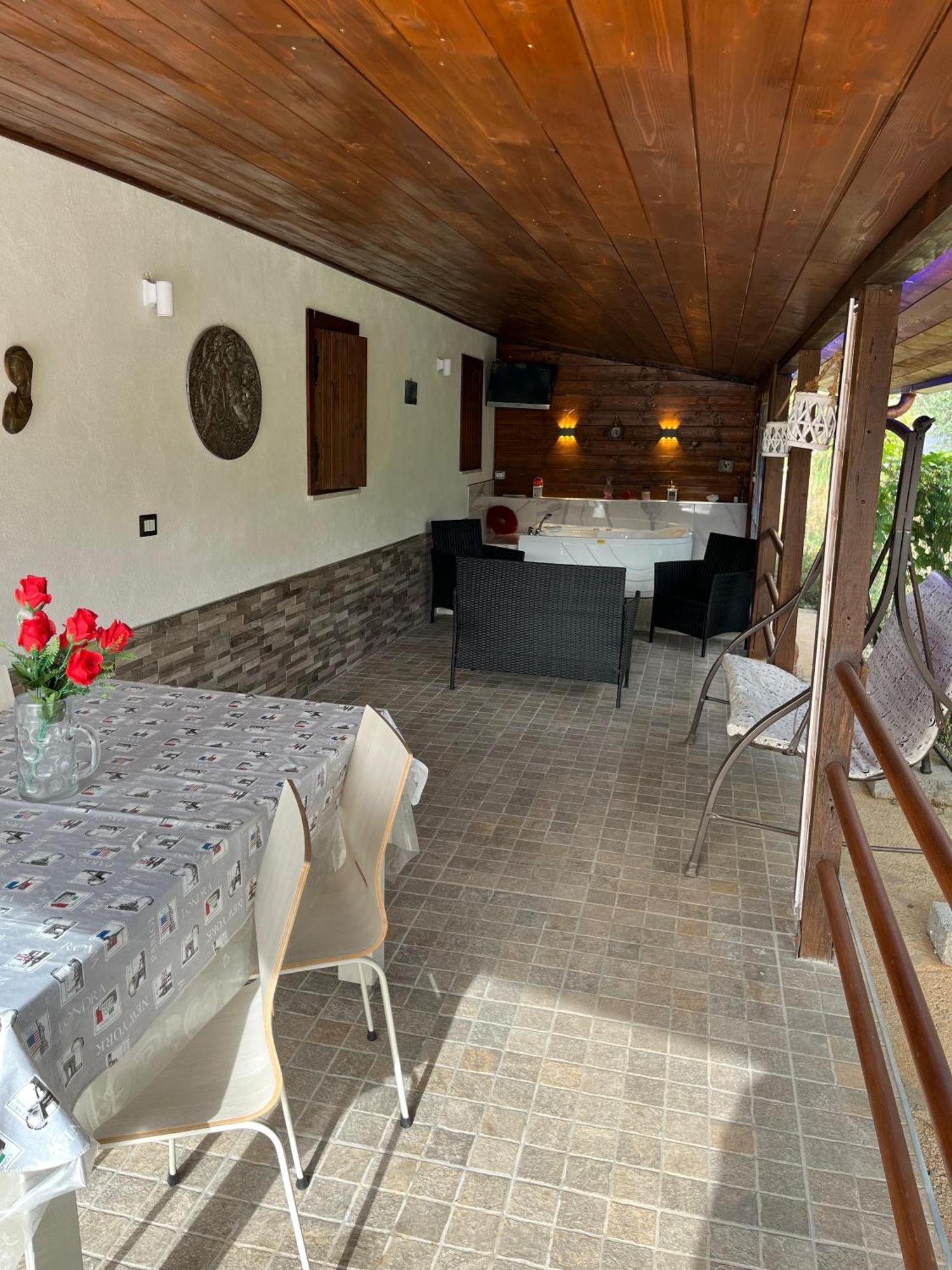 Villa Fiore - Piscina E Idromassaggio 伊特里 外观 照片